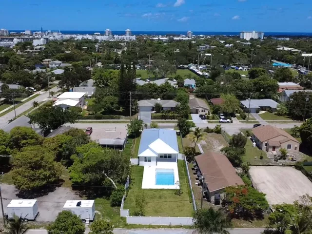 Продажа дома по адресу 316 SW 4th Avenue - фото 9381141