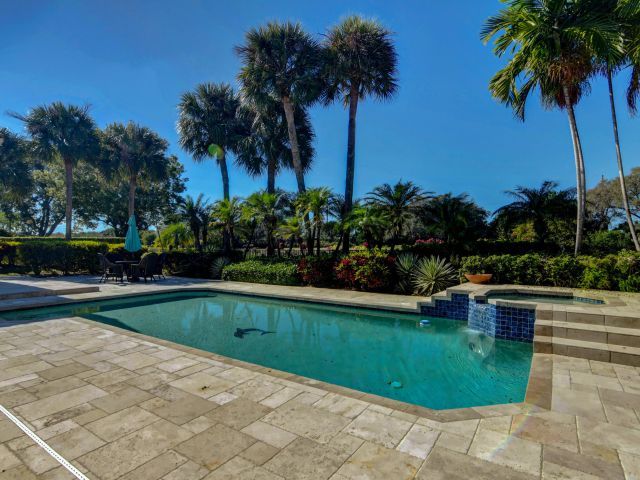 Продажа дома по адресу 4976 Bocaire Boulevard - фото 9039316