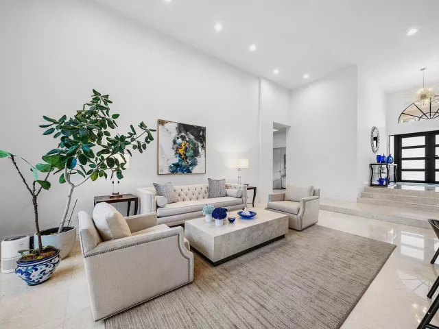 Продажа дома по адресу 4976 Bocaire Boulevard - фото 9039288