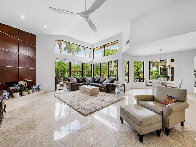 Продажа дома по адресу 4976 Bocaire Boulevard - фото 9039296