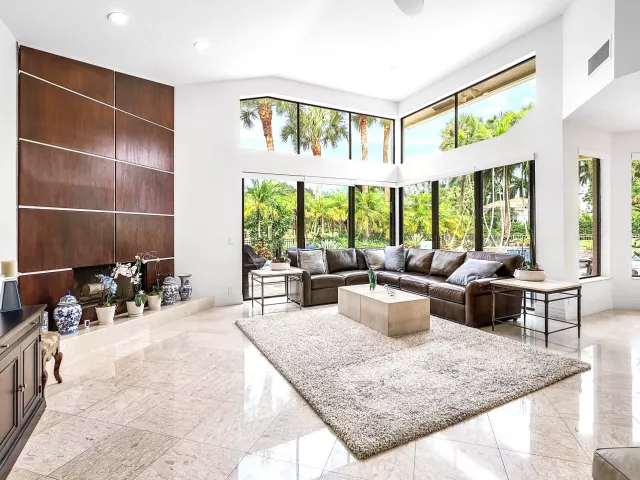 Продажа дома по адресу 4976 Bocaire Boulevard - фото 9039298