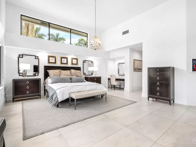Продажа дома по адресу 4976 Bocaire Boulevard - фото 9039303