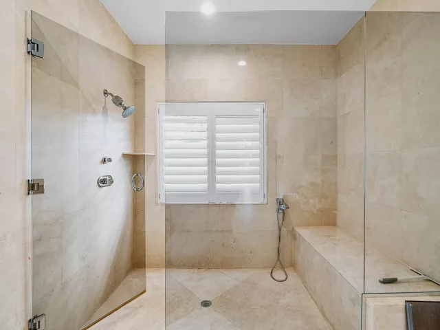 Продажа дома по адресу 4976 Bocaire Boulevard - фото 9039306