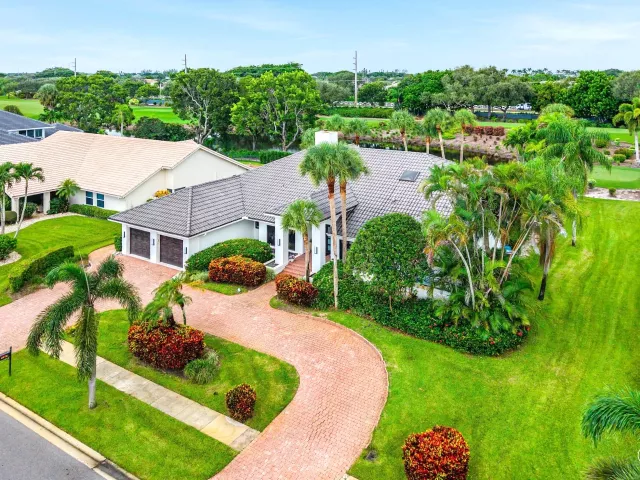 Продажа дома по адресу 4976 Bocaire Boulevard - фото 9039281