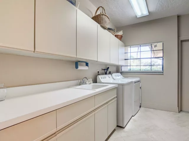 Продажа дома по адресу 4976 Bocaire Boulevard - фото 9039314