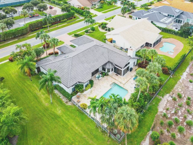 Продажа дома по адресу 4976 Bocaire Boulevard - фото 9039324