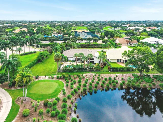 Продажа дома по адресу 4976 Bocaire Boulevard - фото 9039325