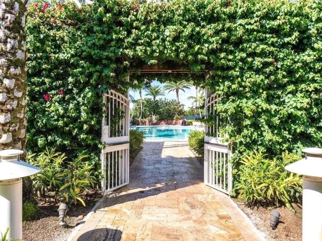 Продажа дома по адресу 4976 Bocaire Boulevard - фото 9039333
