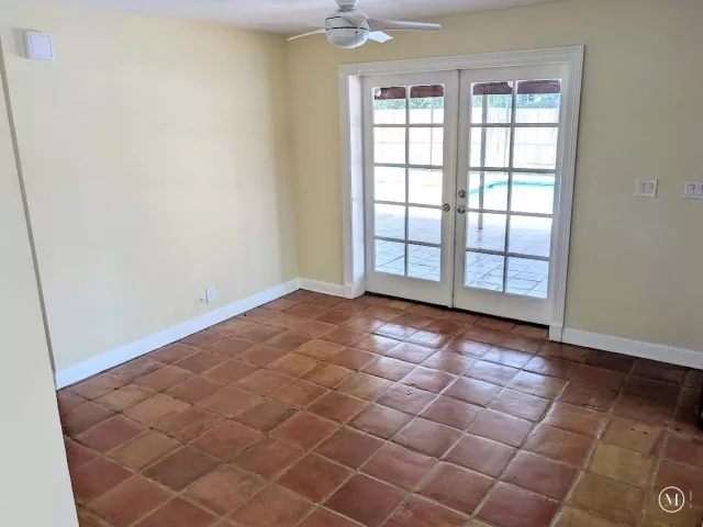 Продажа дома по адресу 299 NW 12th Street - фото 8897484