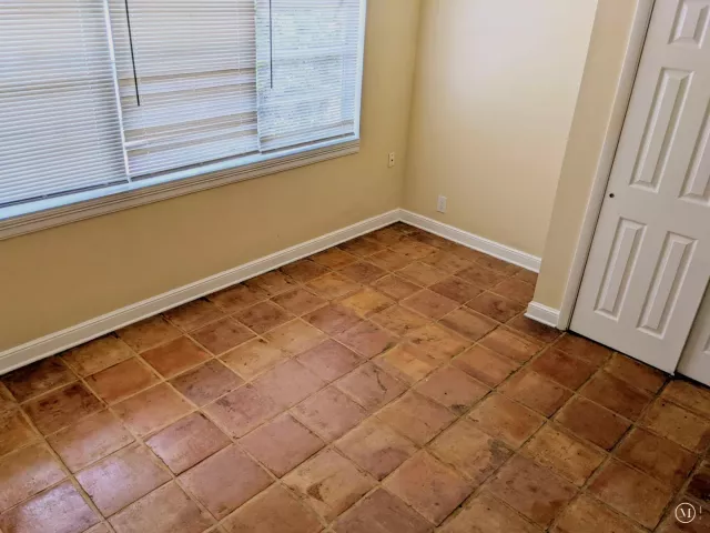 Продажа дома по адресу 299 NW 12th Street - фото 8897485