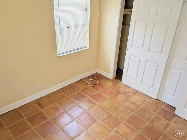 Продажа дома по адресу 299 NW 12th Street - фото 8897487