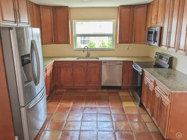 Продажа дома по адресу 299 NW 12th Street - фото 8897477