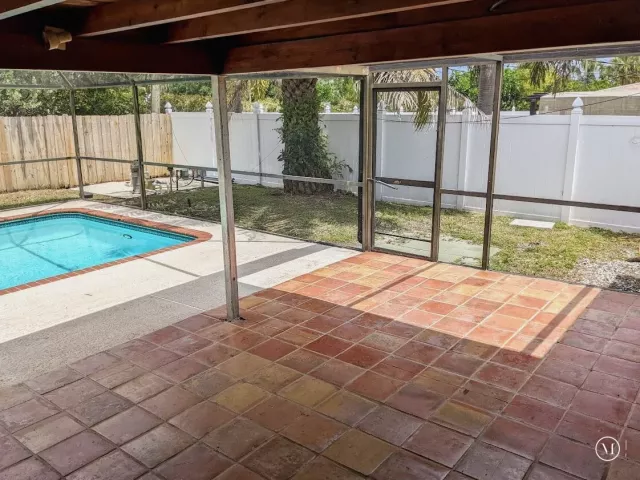 Продажа дома по адресу 299 NW 12th Street - фото 8897479