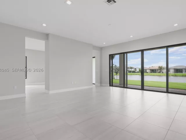 Продажа дома по адресу 9523 Royal Woods Mnr - фото 8947202