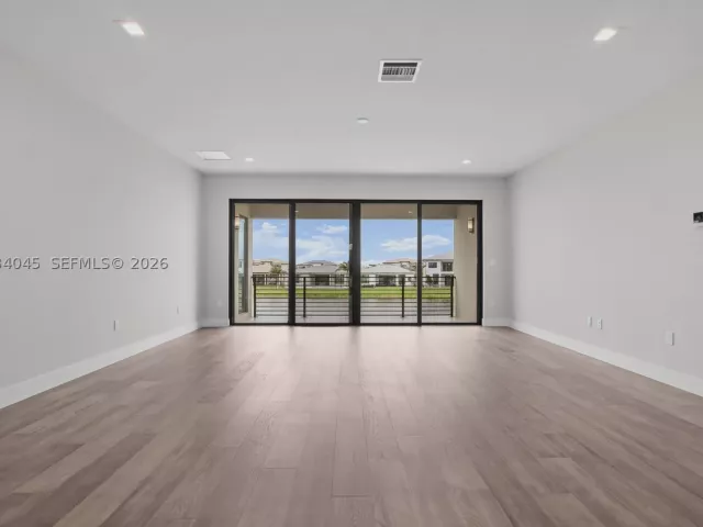Продажа дома по адресу 9523 Royal Woods Mnr - фото 8947209