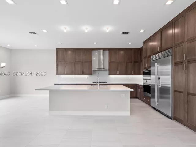 Продажа дома по адресу 9523 Royal Woods Mnr - фото 8947196