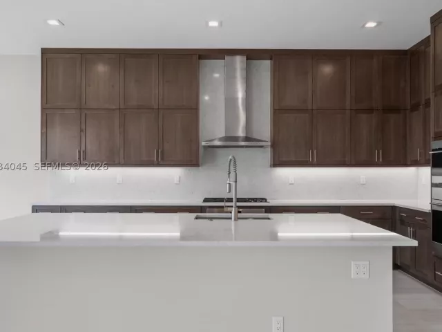 Продажа дома по адресу 9523 Royal Woods Mnr - фото 8947197