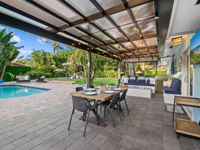 Продажа дома по адресу 1813 SW 10th Court - фото 9377051