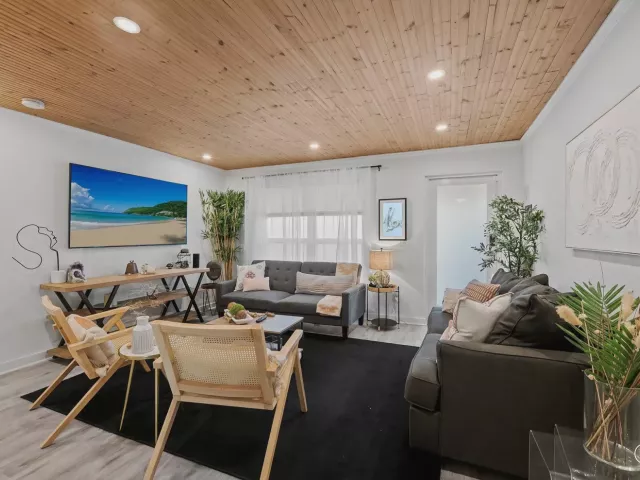 Продажа дома по адресу 1813 SW 10th Court - фото 9377040