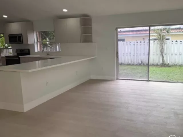 Продажа дома по адресу 1306 NW 125th Terrace - фото 8902942