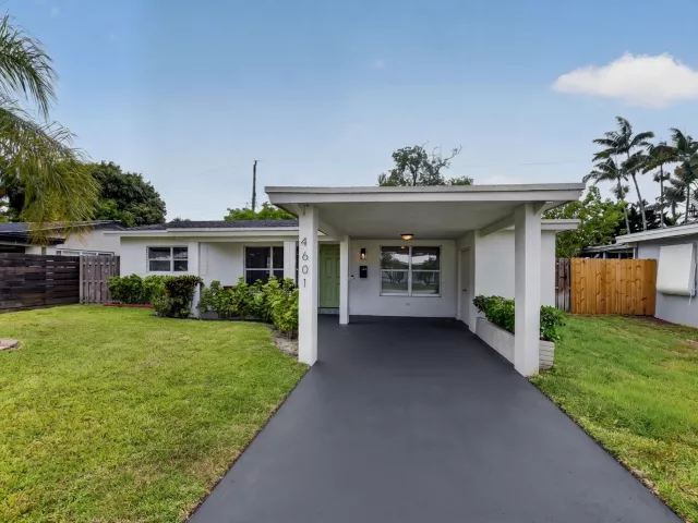 Продажа дома по адресу 4601 NE 4th Avenue - фото 8911025