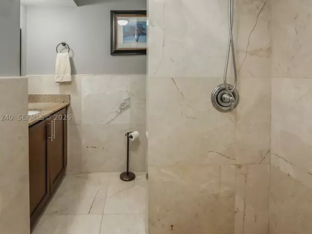 Продажа дома по адресу 1324 Washington St - фото 9322221