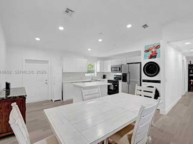 Продажа дома по адресу 3413 SW 12th Ct - фото 8899075
