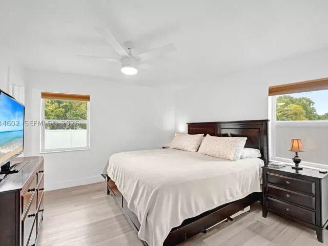 Продажа дома по адресу 3413 SW 12th Ct - фото 8899079