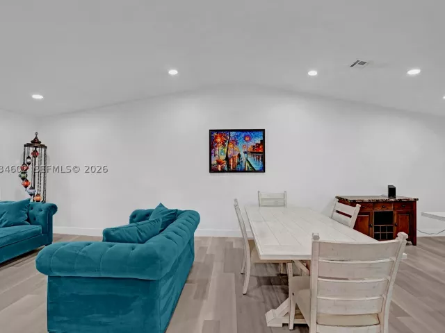 Продажа дома по адресу 3413 SW 12th Ct - фото 8899070