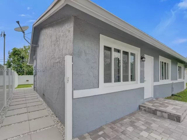 Продажа дома по адресу 3413 SW 12th Ct - фото 8899072