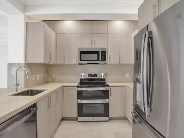 Продажа дома по адресу 804 NE 7th Street - фото 8925297