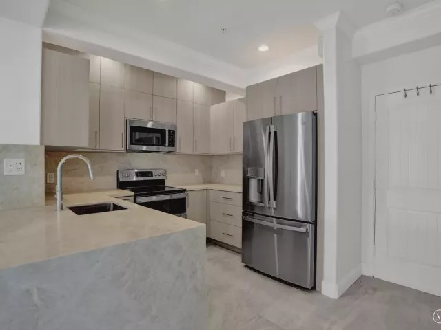 Продажа дома по адресу 804 NE 7th Street - фото 8925298
