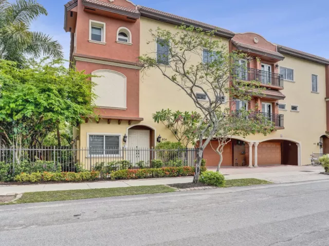 Продажа дома по адресу 804 NE 7th Street - фото 8925288