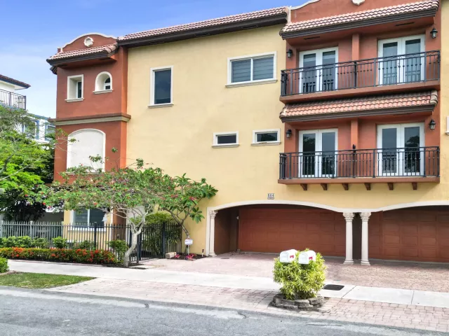 Продажа дома по адресу 804 NE 7th Street - фото 8925289