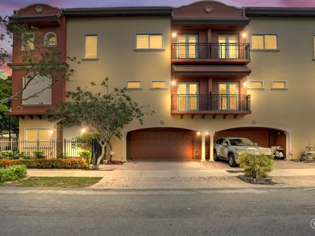 Продажа дома по адресу 804 NE 7th Street - фото 8925290