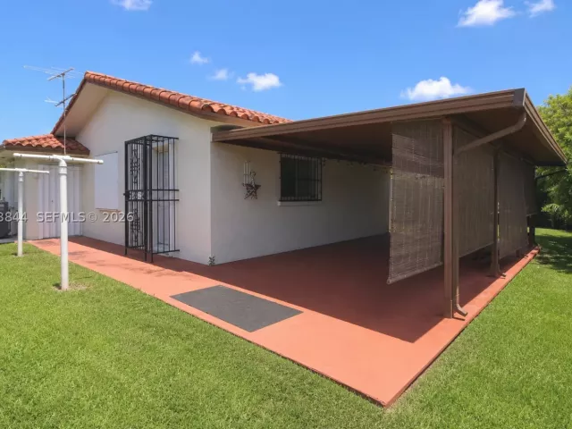 Продажа дома по адресу 1330 SW 126th Pl - фото 8889393