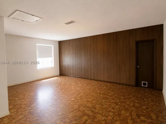 Продажа дома по адресу 1330 SW 126th Pl - фото 8889397