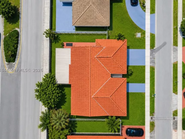 Продажа дома по адресу 1330 SW 126th Pl - фото 8889386