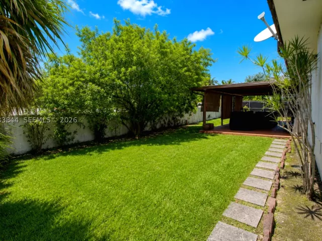 Продажа дома по адресу 1330 SW 126th Pl - фото 8889390