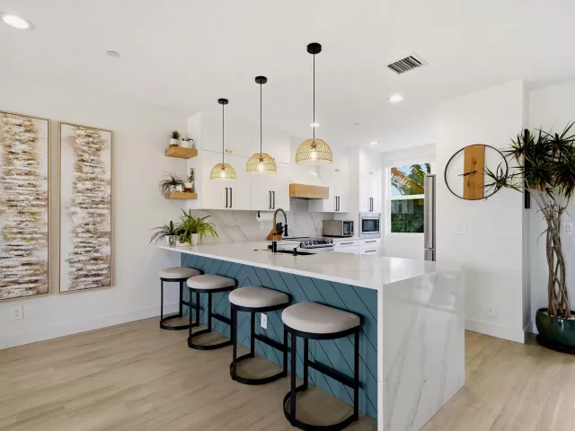Продажа дома по адресу 1210 NE 11th Avenue - фото 8913675