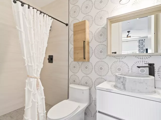 Продажа дома по адресу 1210 NE 11th Avenue - фото 8913680