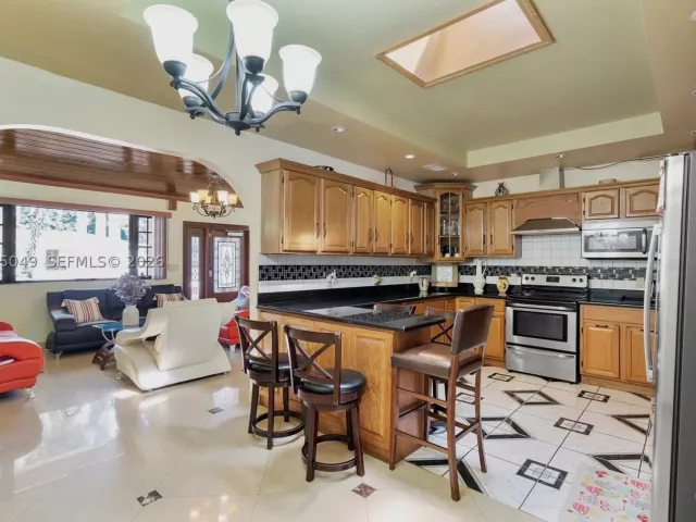 Продажа дома по адресу 348 NE 118th St - фото 8871517