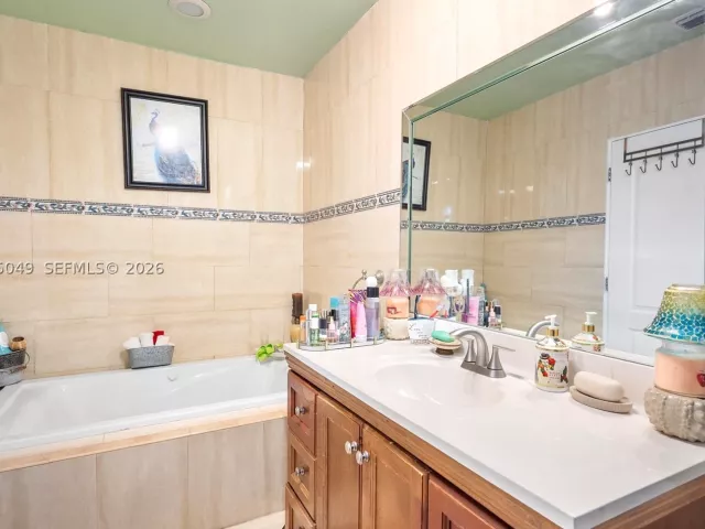 Продажа дома по адресу 348 NE 118th St - фото 8871524
