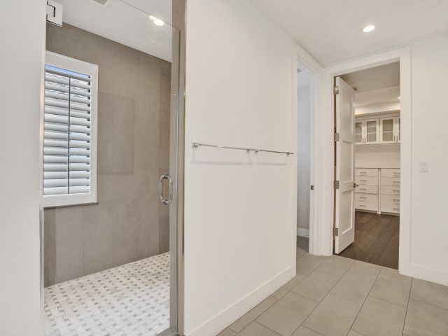 Продажа дома по адресу 918 SE 8th Street - фото 8179130