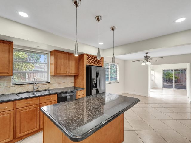 Продажа дома по адресу 4721 Sarazen Drive - фото 8411054