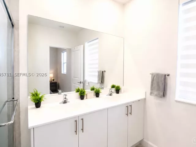 Продажа дома по адресу 12812 SW 243rd St - фото 8884678