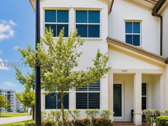 Продажа дома по адресу 12812 SW 243rd St - фото 8884663