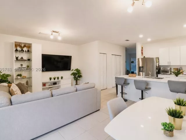 Продажа дома по адресу 12812 SW 243rd St - фото 8884667