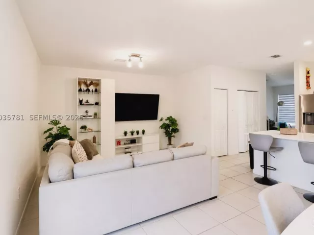 Продажа дома по адресу 12812 SW 243rd St - фото 8884670