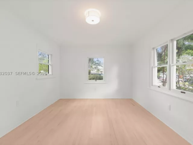 Продажа дома по адресу 440 SW 29th Rd - фото 8918119